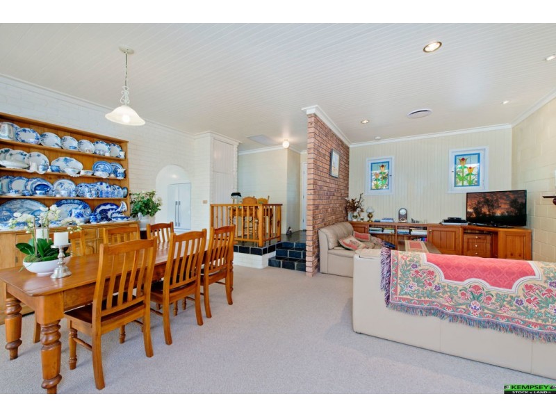 27 Hillview Dr, Aldavilla NSW 2440