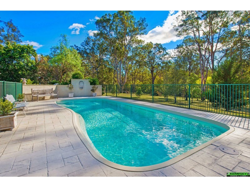 27 Hillview Dr, Aldavilla NSW 2440