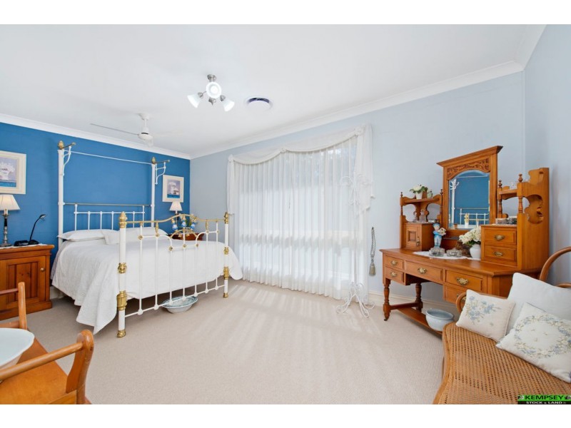 27 Hillview Dr, Aldavilla NSW 2440