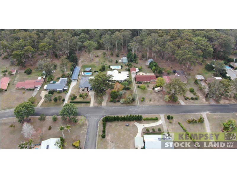 27 Hillview Dr, Aldavilla NSW 2440
