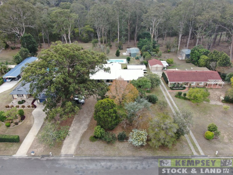 27 Hillview Dr, Aldavilla NSW 2440