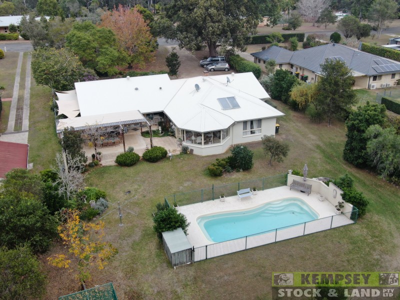 27 Hillview Dr, Aldavilla NSW 2440