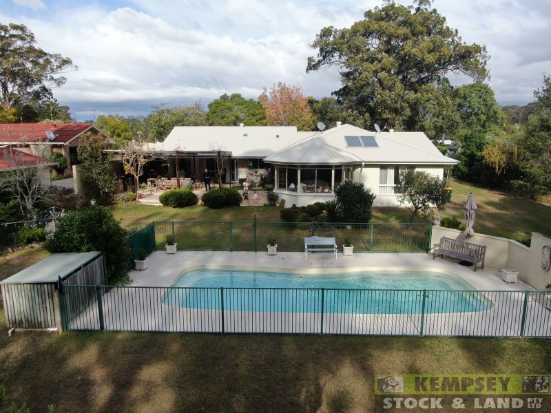 27 Hillview Dr, Aldavilla NSW 2440