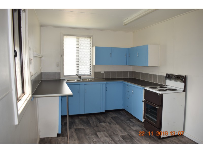 6 Park Ave, West Kempsey NSW 2440