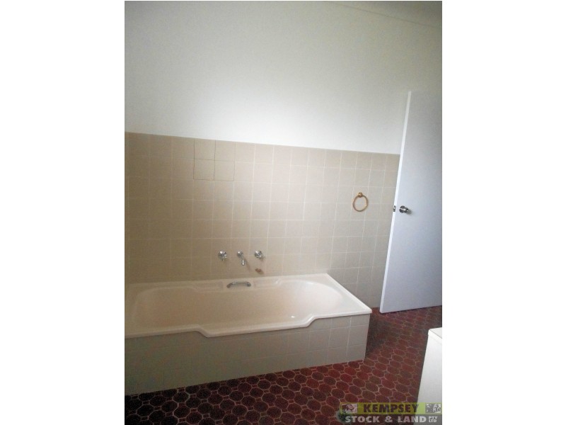 25 Macquarie St, South Kempsey NSW 2440