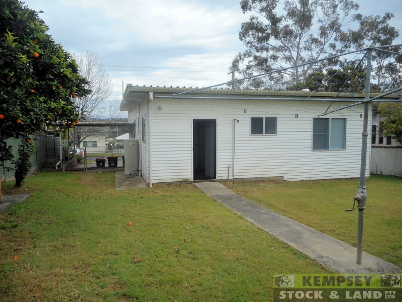 25 Macquarie St, South Kempsey NSW 2440