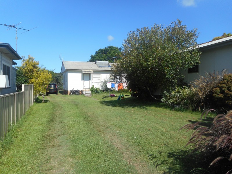 15 Russell Ave, Smithtown NSW 2440
