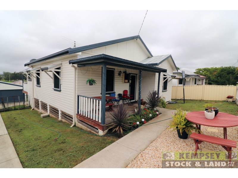 49 Clarence Ryan Ave, West Kempsey NSW 2440