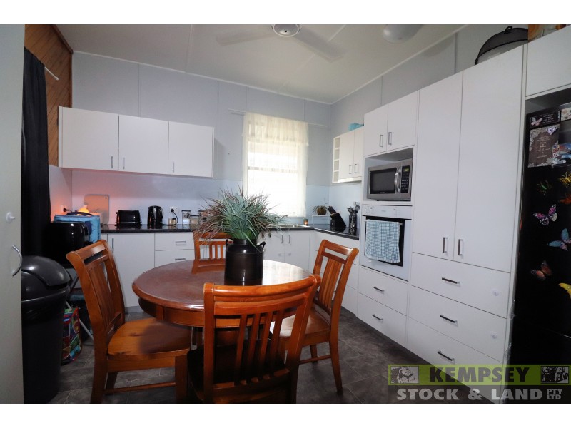 49 Clarence Ryan Ave, West Kempsey NSW 2440