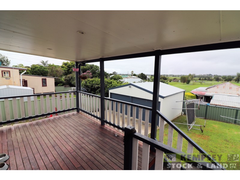 49 Clarence Ryan Ave, West Kempsey NSW 2440