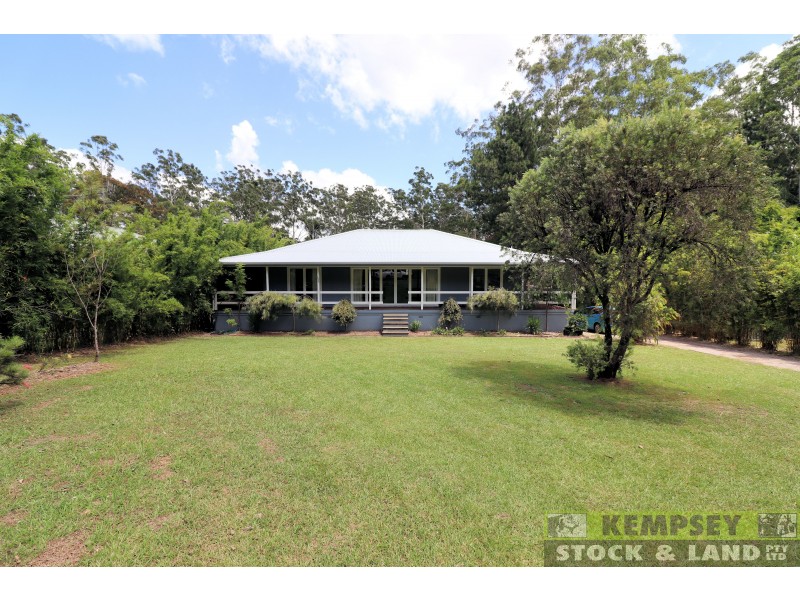 12 Haven Cres, Yarravel NSW 2440