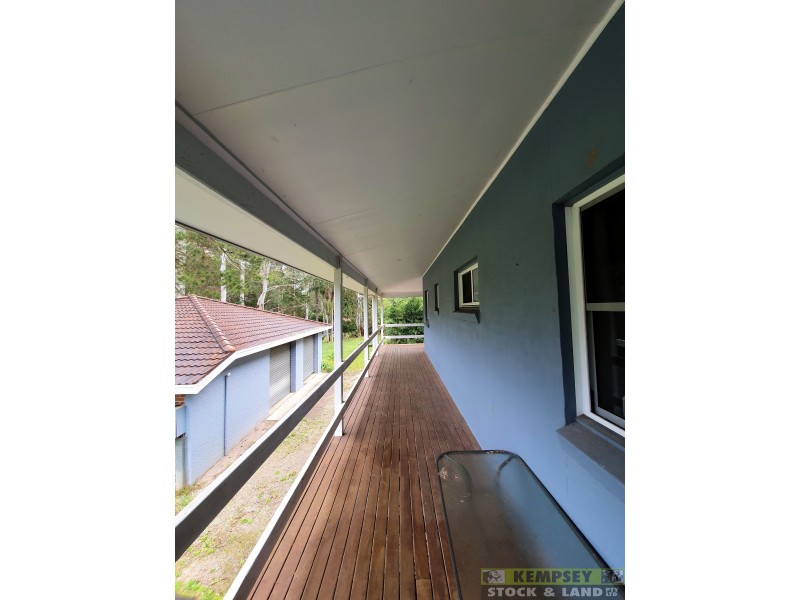 12 Haven Cres, Yarravel NSW 2440