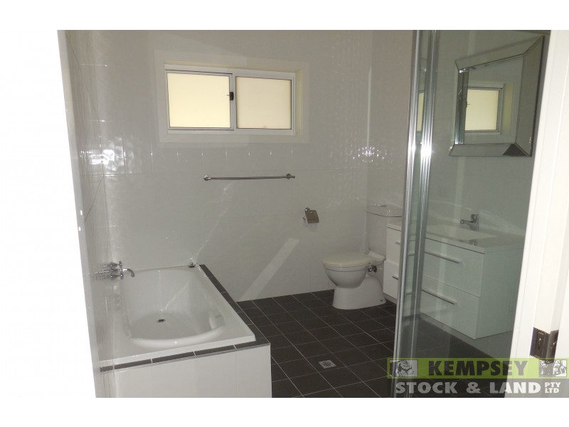 12 Haven Cres, Yarravel NSW 2440