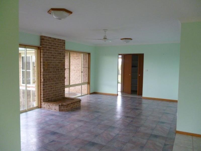 111 Old Aerodrome Road, Aldavilla NSW 2440