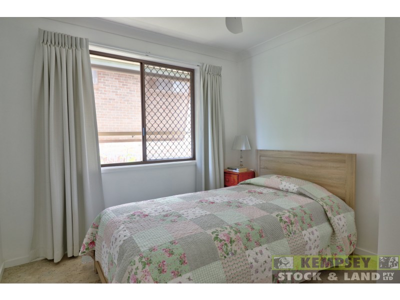 20 Mitchell Ave, West Kempsey NSW 2440
