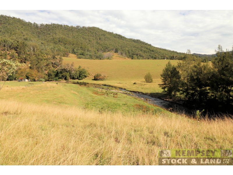 2 Lower Creek Rd, Lower Creek NSW 2440