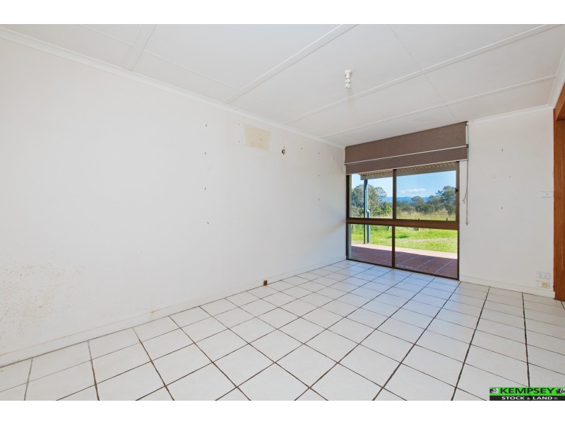 880 Armidale Rd, Skillion Flat NSW 2440