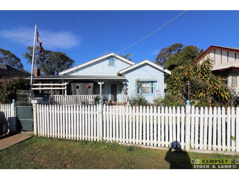 5 Innes St, East Kempsey NSW 2440