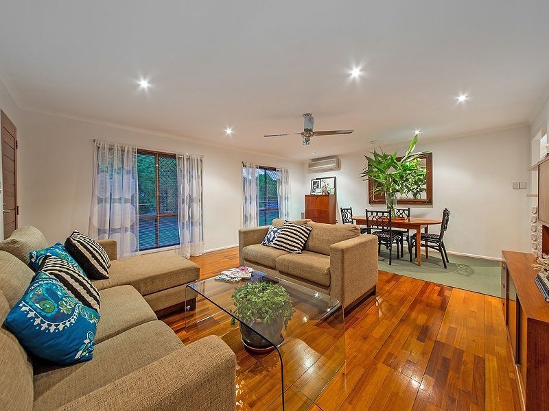 1 Rosier St, Wynnum West QLD 4178