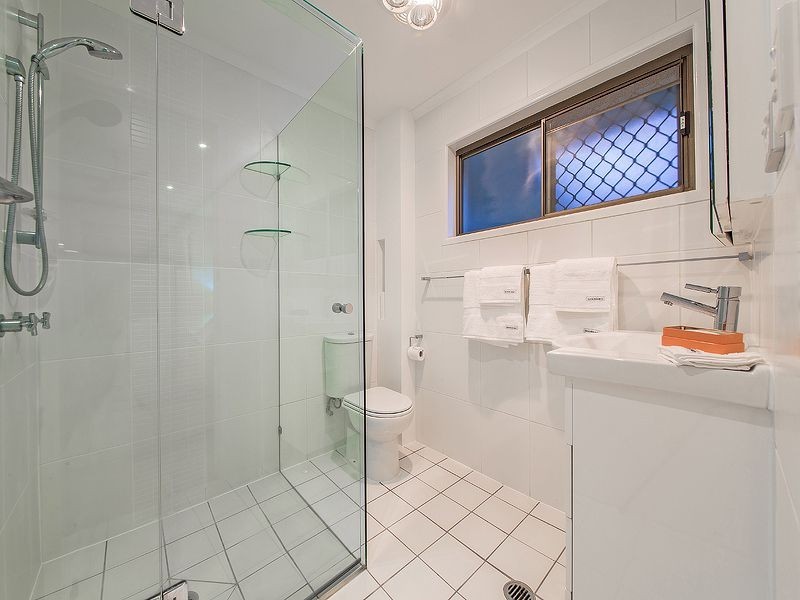1 Rosier St, Wynnum West QLD 4178