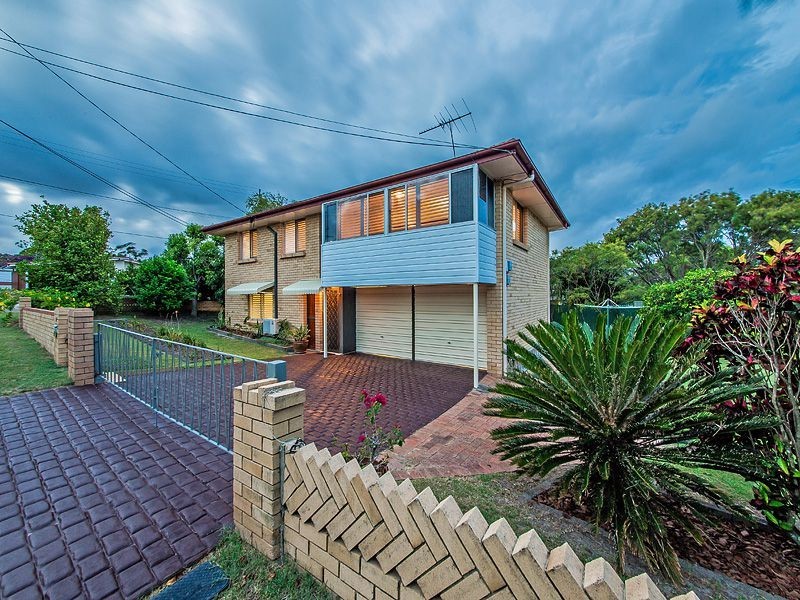 2 Edwin St, Wynnum West QLD 4178