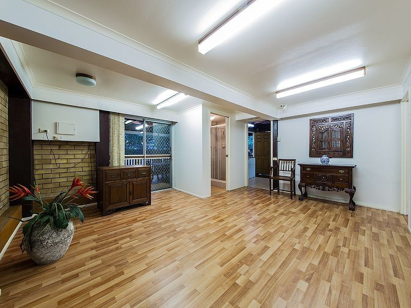 2 Edwin St, Wynnum West QLD 4178