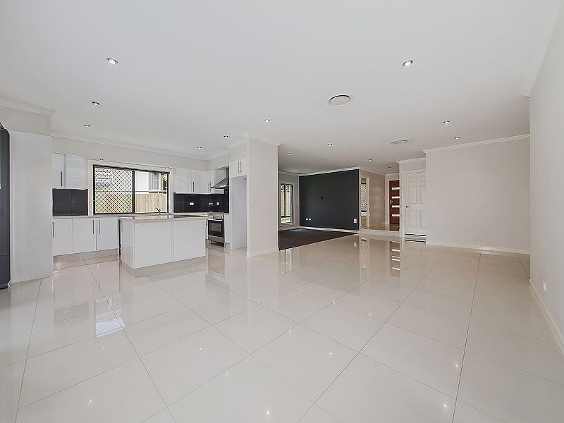 23 Sandy Camp Rd, Wynnum QLD 4178