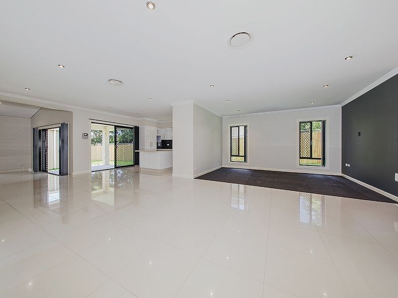 23 Sandy Camp Rd, Wynnum QLD 4178