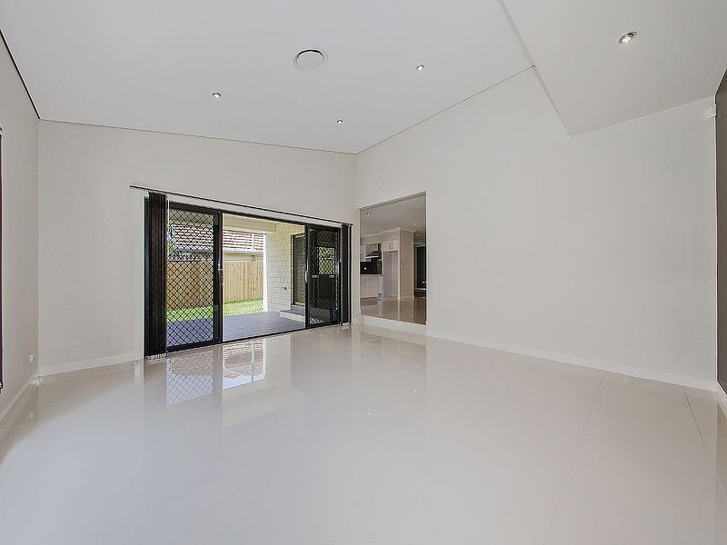 23 Sandy Camp Rd, Wynnum QLD 4178