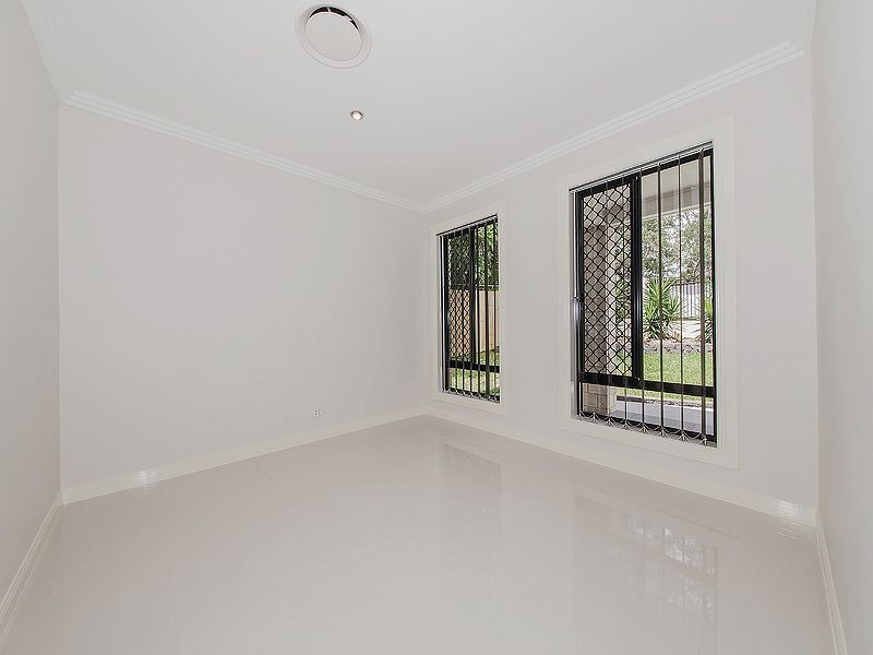 23 Sandy Camp Rd, Wynnum QLD 4178