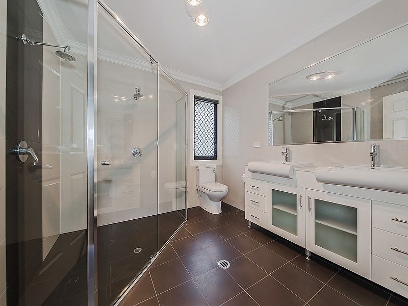 23 Sandy Camp Rd, Wynnum QLD 4178