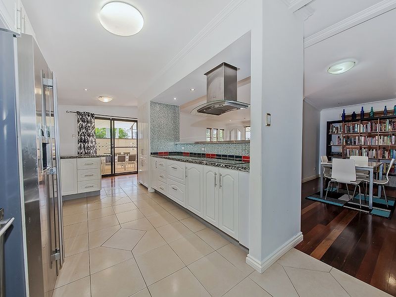 2305 Wynnum Road, Wynnum QLD 4178