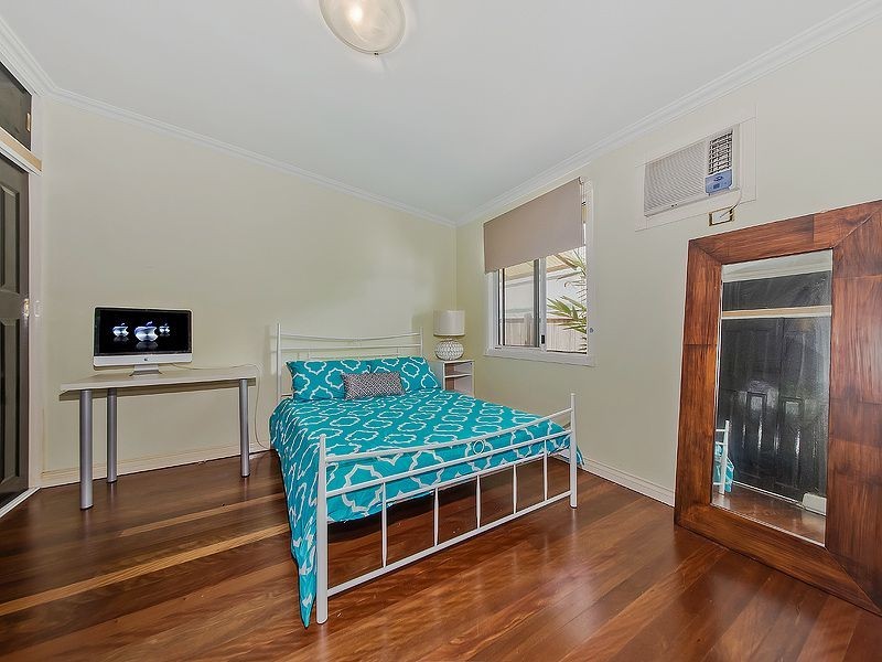 2305 Wynnum Road, Wynnum QLD 4178