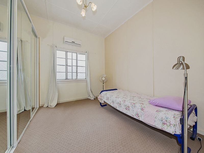 233 Whites Road, Lota QLD 4179