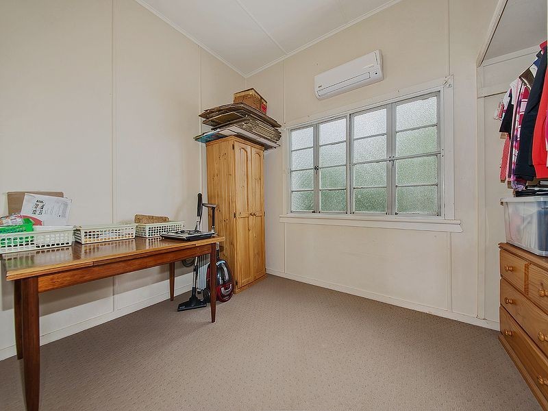 233 Whites Road, Lota QLD 4179