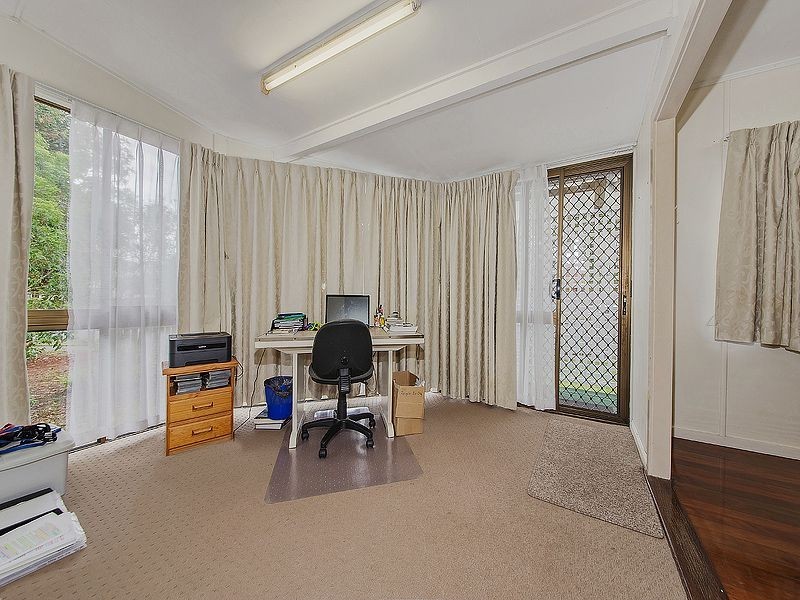 233 Whites Road, Lota QLD 4179