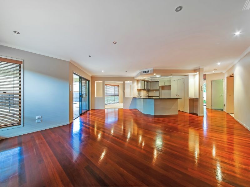 10 John Street, Manly West QLD 4179