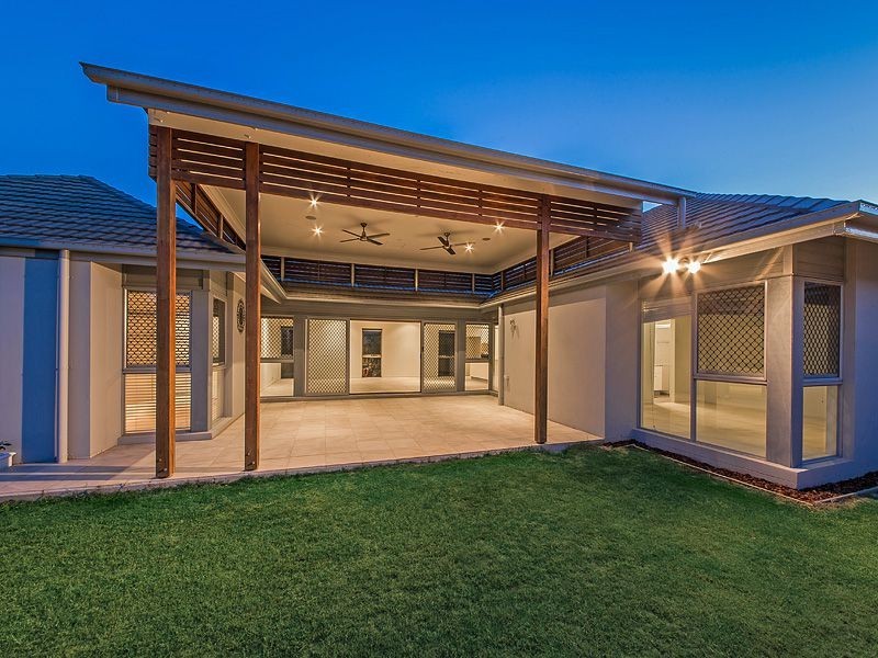 15 Watervale Pde, Wakerley QLD 4154
