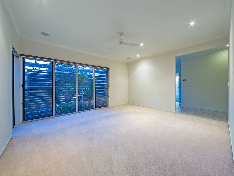 15 Watervale Pde, Wakerley QLD 4154
