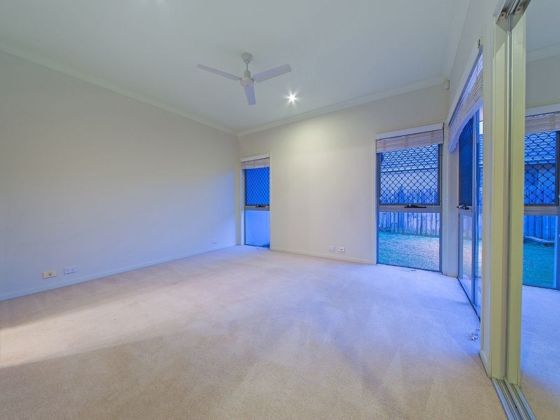 15 Watervale Pde, Wakerley QLD 4154