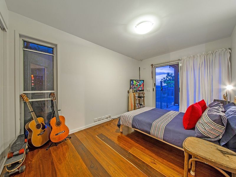 6 Wellington Street, Manly QLD 4179