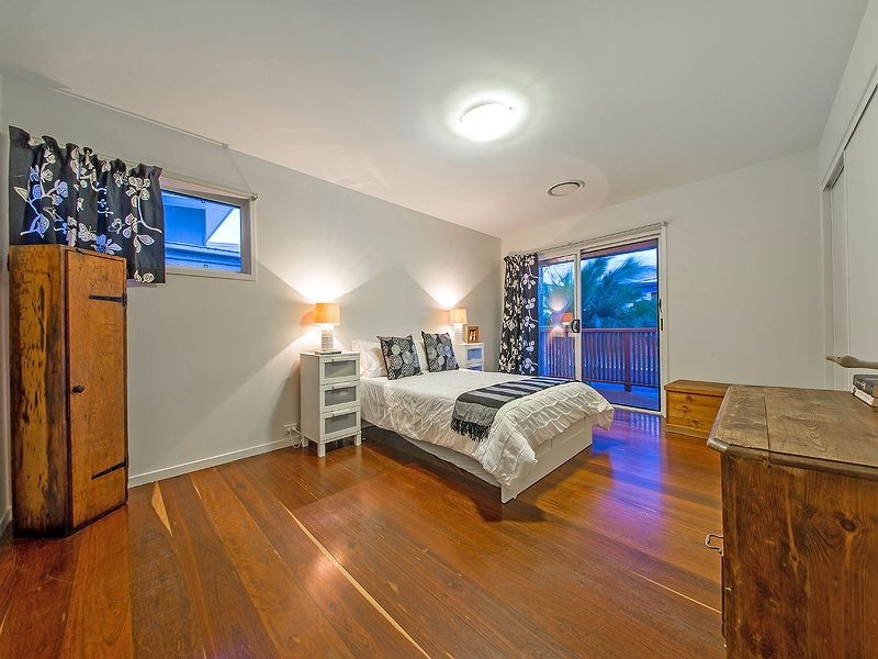 6 Wellington Street, Manly QLD 4179