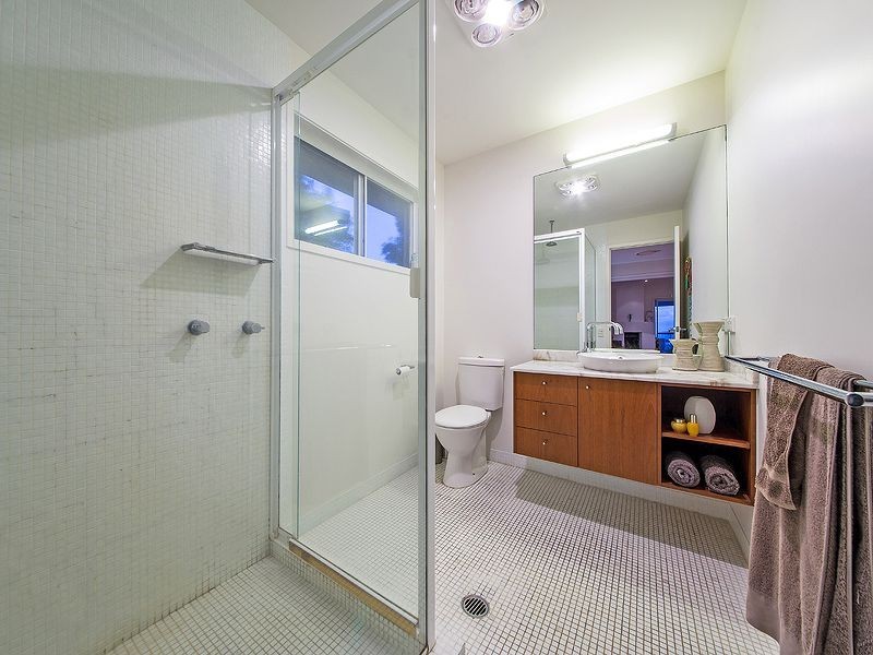 6 Wellington Street, Manly QLD 4179
