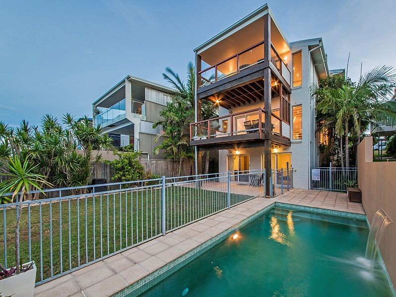 6 Wellington Street, Manly QLD 4179