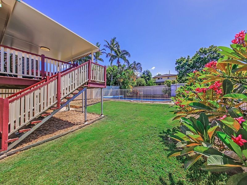 45 Ingleston Street, Wynnum West QLD 4178
