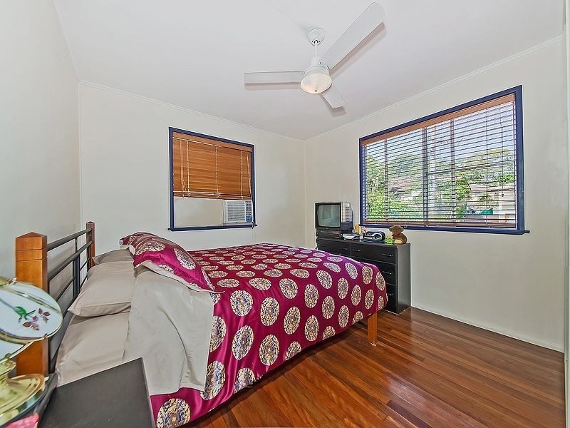 45 Ingleston Street, Wynnum West QLD 4178