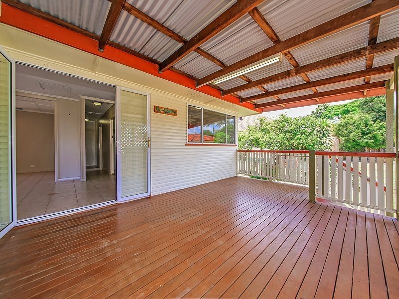 63 Randall Road, Wynnum West QLD 4178