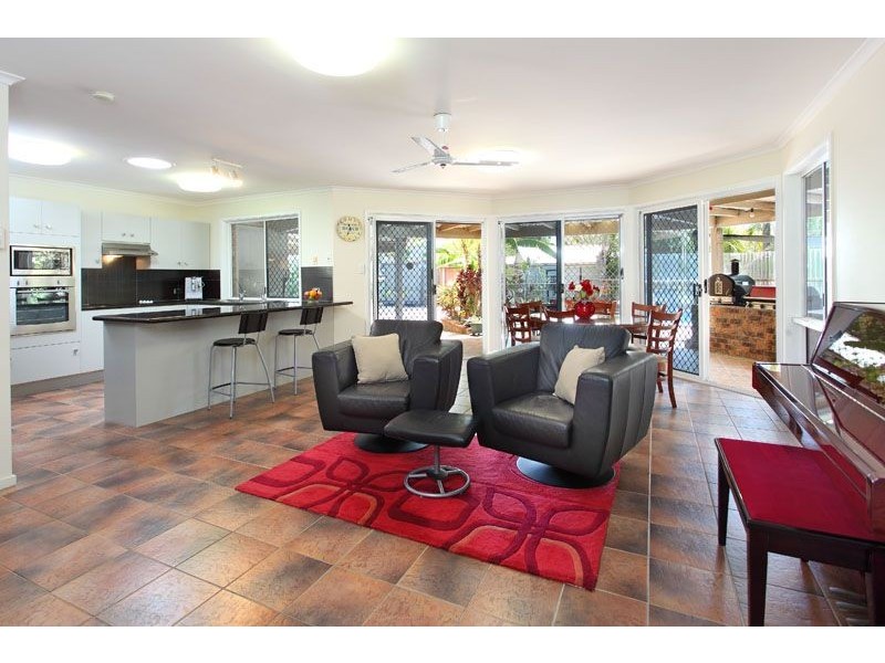 2 Caston Court, Birkdale QLD 4159