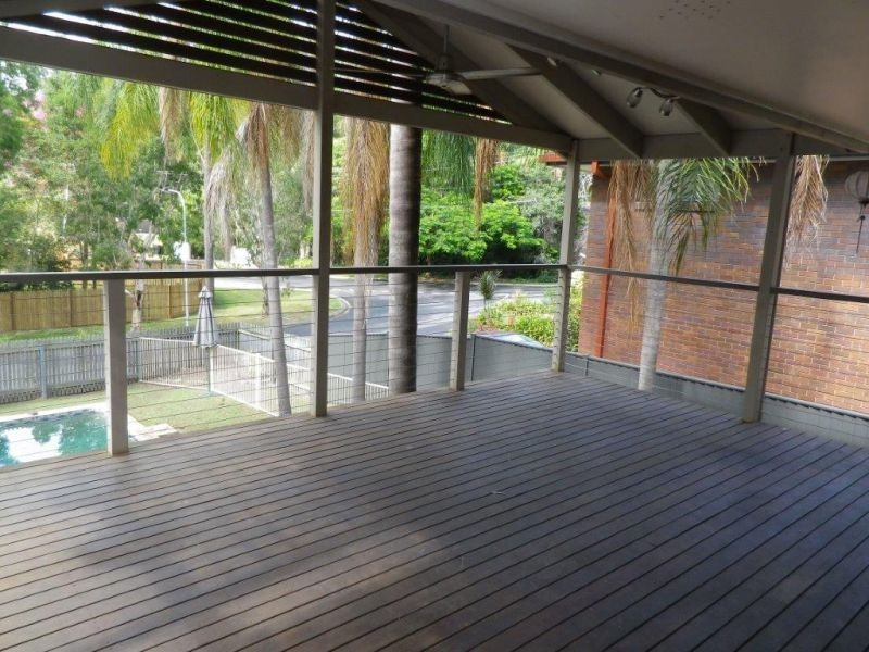 6 Brinkworth Place, Indooroopilly QLD 4068