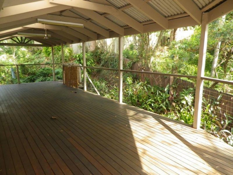 6 Brinkworth Place, Indooroopilly QLD 4068